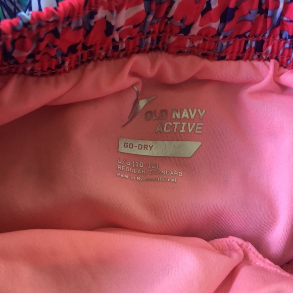 Bundle of 6 Old Navy Active shorts - Picture 8 of 11